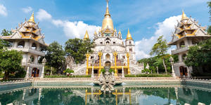 Buu Long Pagoda at District 9, Ho Chi Minh City, Vietnam (Photo: TonyNg/Shutterstock) 