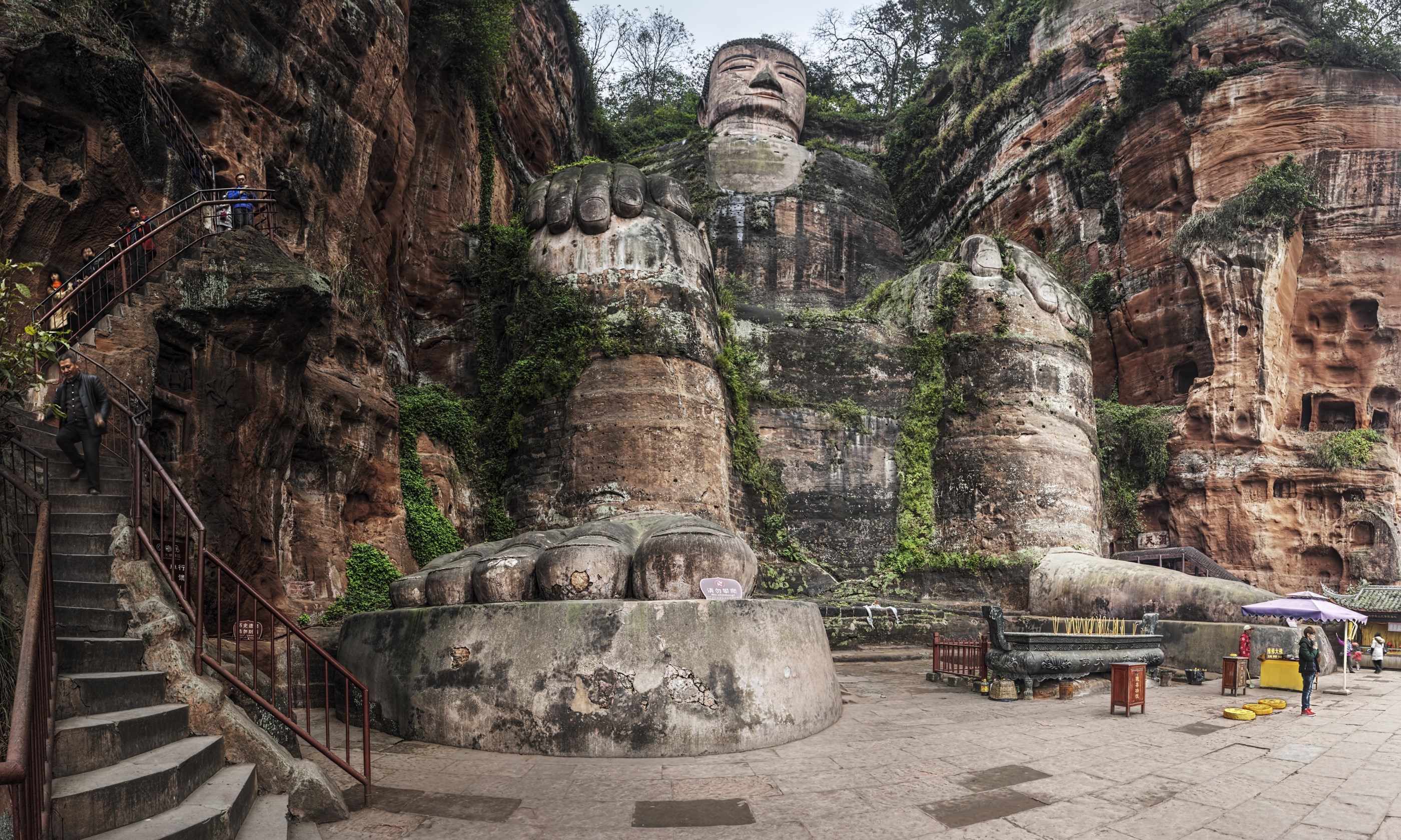 The Giant Buddha of Leshan (Dreamstime)